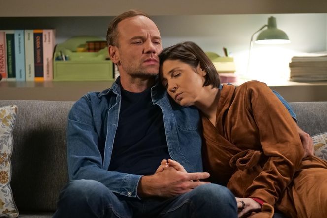 Pierwsza miłość. Kinga (Aleksandra Zienkiewicz), Janek (Maciej Mikołajczyk)