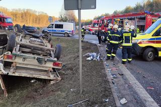 Groźny wypadek na DK 10 pod Bydgoszczą! Dwie osoby poszkodowane [ZDJĘCIA]