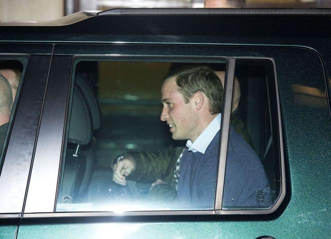 Księżna Kate wychodzi ze szpitala