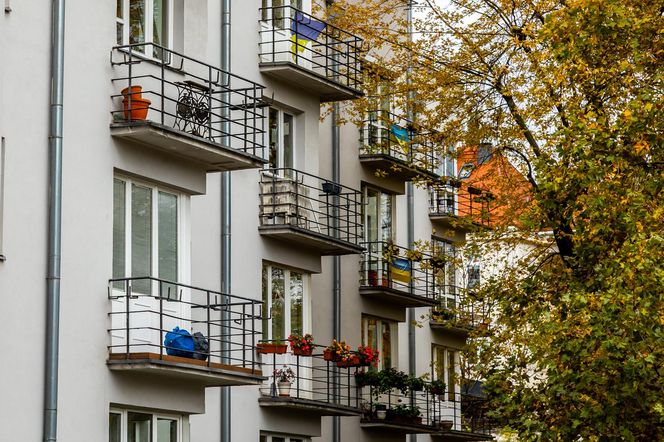 Blok przy ul. Słonecznej 50 w Warszawie