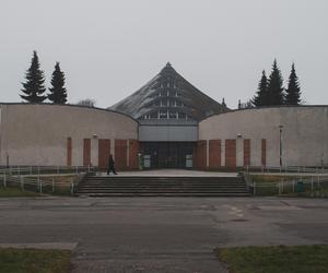 Socmodernistyczny Park Śląski - zdjęcia mozaik, architektury, rzeźb PRL