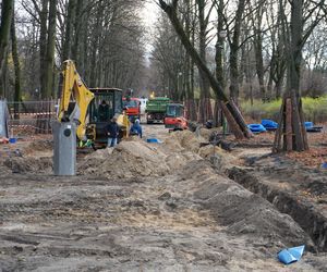 Park Planty zagrodzony wysokim murem. Zobacz, co dzieje się w centrum Białegostoku