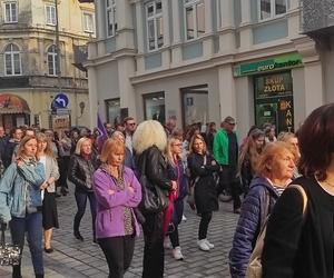 Protest kobiet Ani jednej więcej! w Kielcach (14 czerwca 2023)