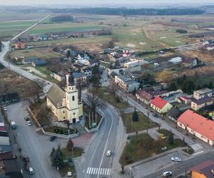 W Łódzkiem powstały nowe miasta! W 2024 r. prawa miejskie odzyskało aż osiem miejscowości!