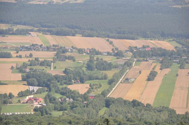 Piękne Góry Świętokrzyskie widziane ze słynnej wieży