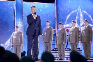 Wakacyjna Trasa Dwójki w Elblągu. Koncert piosenki wojskowej państw NATO