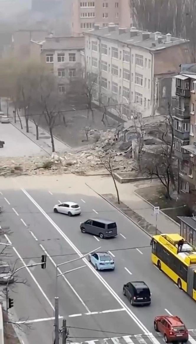 "Absolutny horror!" Zmasowany atak Rosjan na Kijów. "Przedszkolaki biegną do schronu"