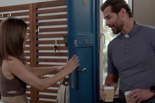 Pierwsza miłość, najnowszy zwiastun: Ksiądz Bruno (Konrad Jałowiec), Marta (Honorata Witańska) 