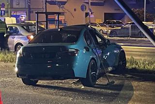 Nocna makabra na ulicach Warszawy. BMW ścięło latarnie. Egipskie ciemności na Grochowskiej