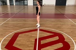 Jeździła na łyżwach, a kiedy zamknęli lodowisko, założyła rolki. Dziś Marcelina Paluszkiewicz jest wicemistrzynią Polski!