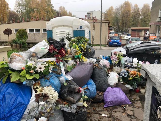 Góra śmieci na cmentarzu w Brzesku
