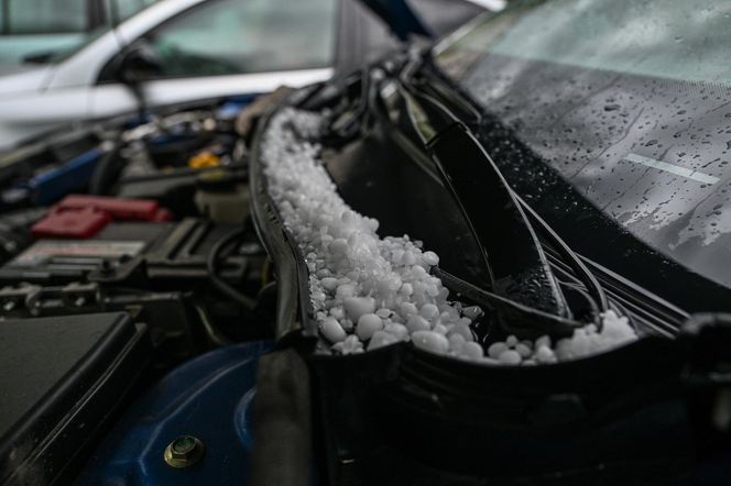 Potężne burze nad Podkarpaciem. Grad, wicher i potoki deszczu, jak w środku lata!