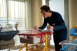 Na dobre i na złe, odcinek 958: Tomasz pobierze materiał DNA od dziecka Blanki! Tak okaże się, czy jest córką Mario - ZDJĘCIA, ZWIASTUN