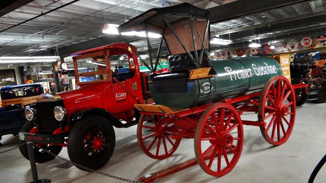 Muzeum motoryzacji Heritage Park Historical Village w Calgary