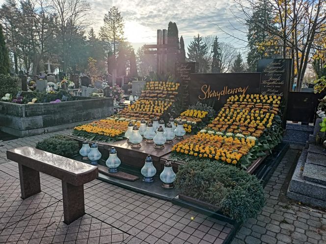 Grób Heleny Skrzydlewskiej na Wszystkich Świętych