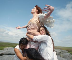Florence + the Machine z nowym singlem i teledyskiem „Sympathy Magic”. Premiera płyty już za chwilę!