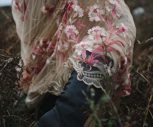 Boho to coś więcej niż styl w modzie. Poznaj jego zasady 