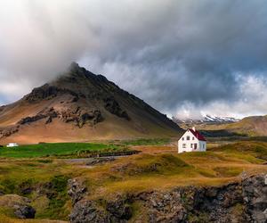 Dom w Arnarstapi, Islandia
