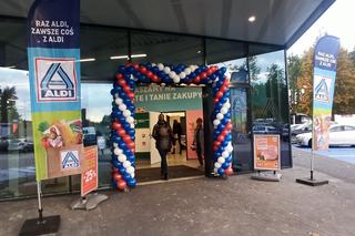 Sklep Aldi w Dywitach już otwarty. Parking od rana mocno zatłoczony [ZDJĘCIA]