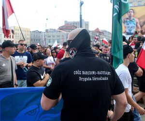 Protest przeciwko imigrantom.Tysiące kibiciów na ulicach Katowic