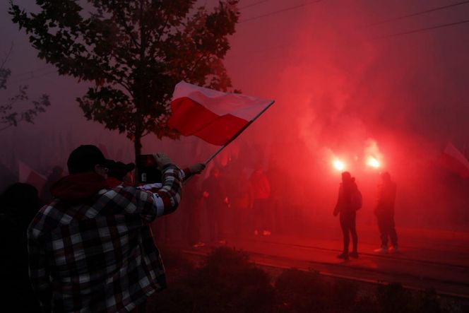 Marsz Niepodległości 2025 na żywo. Relacja z Warszawy. "Chcę zobaczyć Polskę samodzielną i niezakompleksioną"