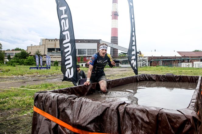Runmageddon w Katowicach 2025. Błoto, pot i triumf na Hałdzie Kostuchna