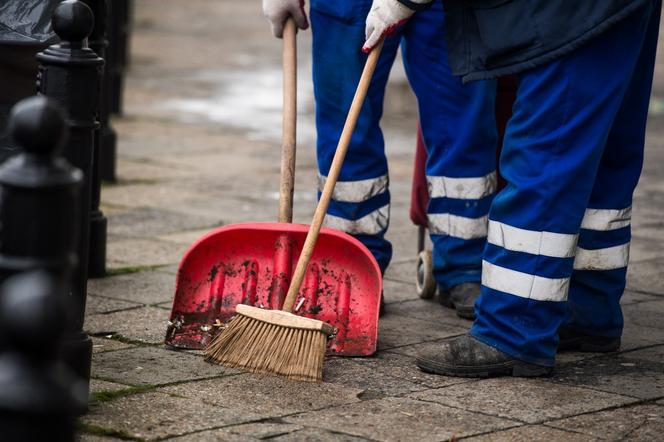 Zarząd Oczyszczania Miasta w Warszawie przyjmuje osoby skazane na wykonywanie prac społecznychZarząd Oczyszczania Miasta w Warszawie przyjmuje osoby skazane na wykonywanie prac społecznych