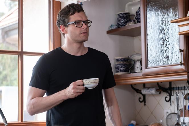 Na Wspólnej, odcinek 3192: Maks w pułapce szantażysty. Oszust postawi szokujące warunki