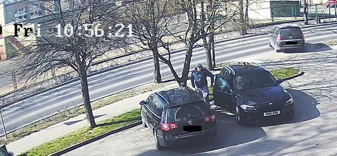 Policja z Pakości szuka kierowcy BMW! Kamery zarejestrowały przestępstwo
