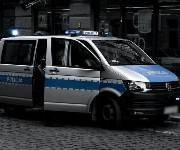 Pocisk znaleziony przy stadionie Legii Warszawa. Na miejscu pracowały służby