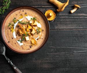 Maciej Regulski zdradza sekret idealnej grzybowej. Mistrzowskie wydanie klasyka