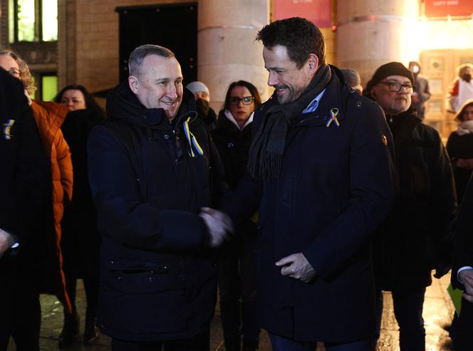 Warszawa solidarna z Ukrainą. Trzaskowski na wiecu RELACJA