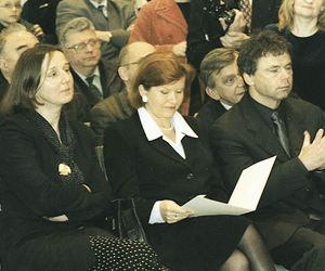 Od lewej: wicedyrektor Departamentu Promocji Twórczości MKiDN Teresa Śmiechowska, Podsekretarz Stanu w MKiDN Anna Popowicz, dyrektor Książnicy Pomorskiej Stanisław Krzywicki