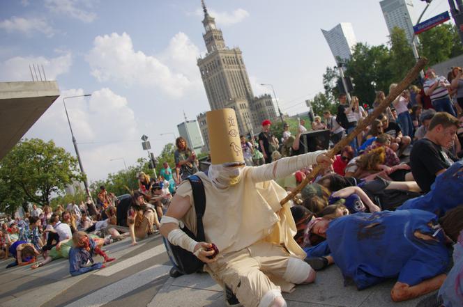 Zombie Walk 2016 w Warszawie [ZDJĘCIA]