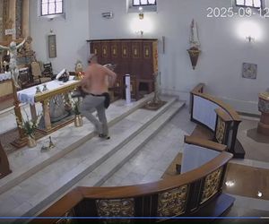 Półnagi mężczyzna przerwał mszę. Krzyczał, był agresywny