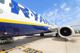 Turbulencje nad Niemcami. Samolot linii lotniczej Ryanair awaryjnie lądował. Są ranni 