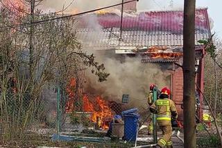  Mały dom płonął jak pochodnia. Słychać było wybuchy, wszystkie służby postawione na nogi