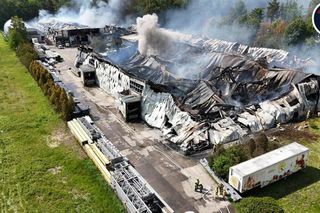 Zrobili tak przy Marywilskiej, zrobią i teraz. Gigantyczny pożar hali pod Warszawą
