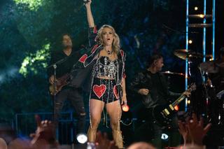 Carrie Underwood w coverze Motörhead! Rockowe i metalowe klasyki na trasie z Guns N' Roses!