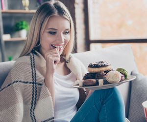 Nie możesz przestać jeść słodyczy? Twój żołądek deserowy może sygnalizować niedobór ważnego pierwiastka 