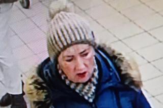 Skandaliczne zachowanie babci w supermarkecie. Przecierali oczy ze zdumienia