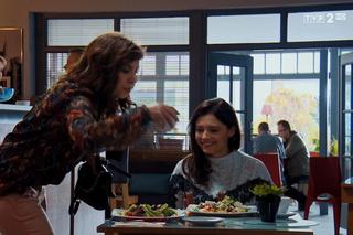 M jak miłość, odcinek 1501: Iza (Adriana Kalska), Aneta (Ilona Janyst)