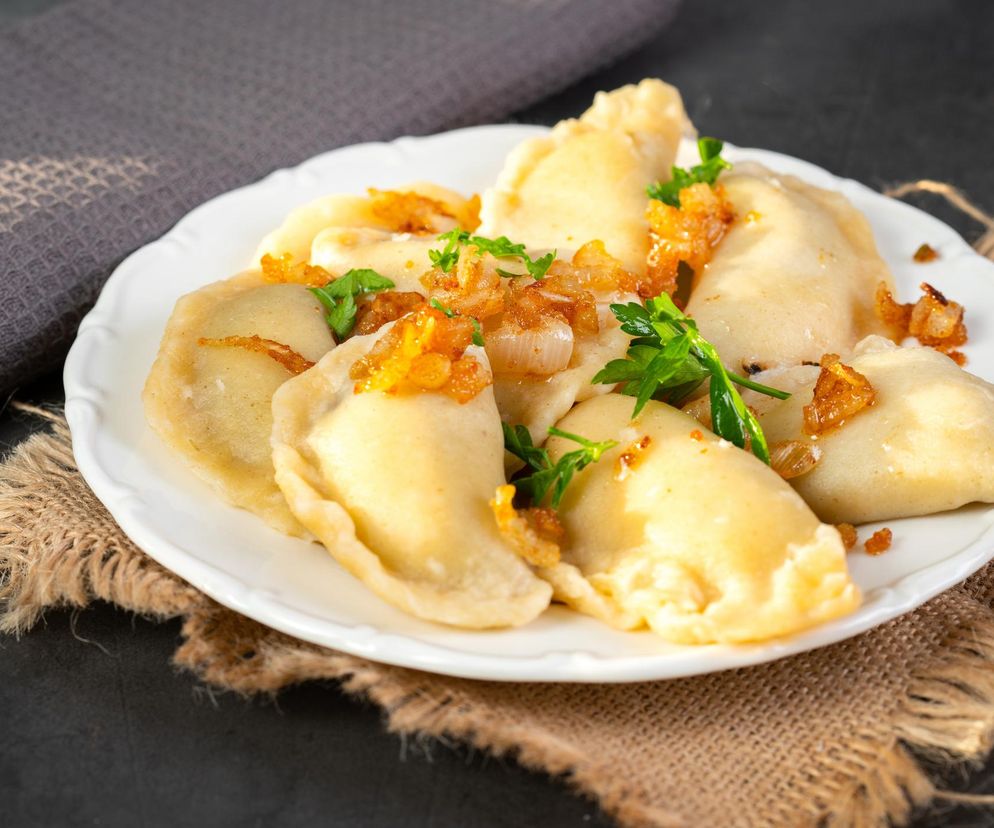 Komu mogą zaszkodzić pierogi z kapustą i grzybami? Te osoby powinny ich unikać