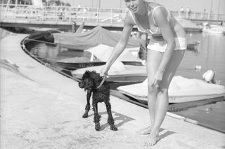 QUIZ PRL. Seksbomby znad Bałtyku. W czym opalały się nasze matki i babki? 15 pytań o plażowanie w stylu PRL