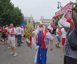 Kibice bawią się przed meczem Polska - Austria