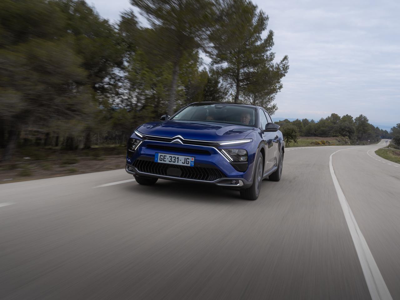 Wszystkiego po trochu. Nowy Citroen C5 X - PIERWSZE JAZDY, OPINIA