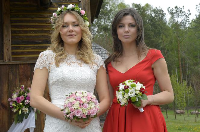 To nie koniec świata odcinek 26 Ula (Magdalena Lamparska), Anka (Karolina Gorczyca)