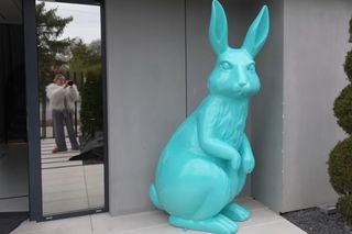 Andziaks przegięła z dekoracjami na Wielkanoc - zając na sterydach i gigantyczne jajka! Czuję zażenowanie