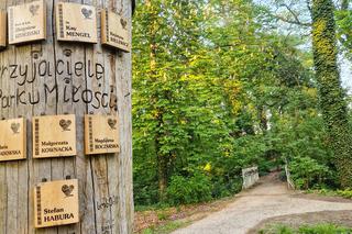 To jedno z najbardziej romantycznych miejsc w Polsce na weekend dla kobiet po 50-tce. Swoją wielką miłość przeżywała tu Michalina Wisłocka