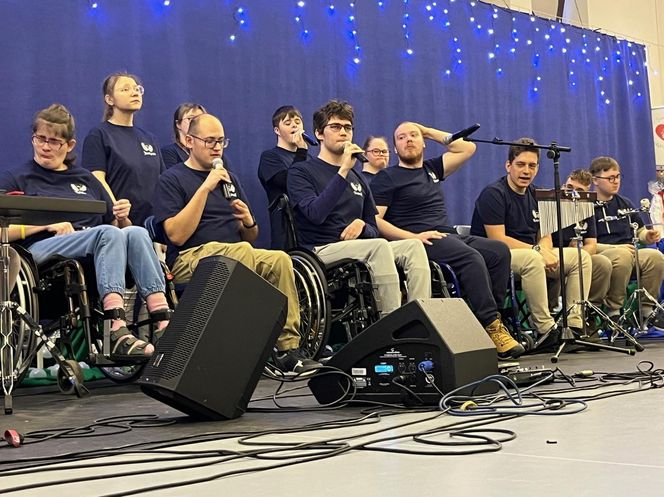  Wyjątkowy koncert w Benedyktyńskim Zakątku. Zbierano pieniądze dla Szymona i Maksia